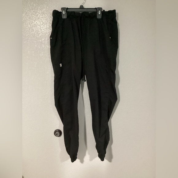 Scrubstar shirt and bottoms-size M - Picture 4 of 10